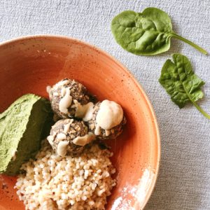 Almôndegas Artesanais de Aveia e Cogumelos c/molho tahine e Arroz integral | vegan