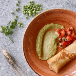 Crepe de Frango e Cogumelos (s/ glúten), com Puré de Ervilhas e Salada de tomate