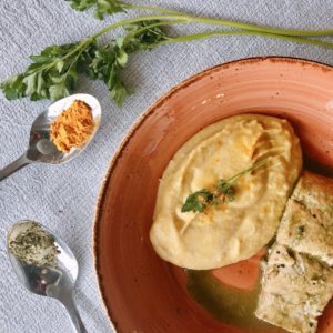 Lombo de Salmão com molho Matcha e puré de Couve-flor e Açafrão