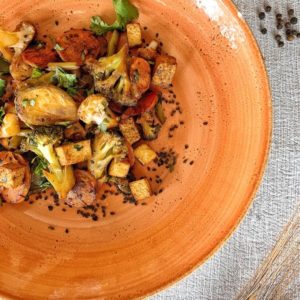 Wok de Tofu c/ Arroz integral e Sésamo | vegan